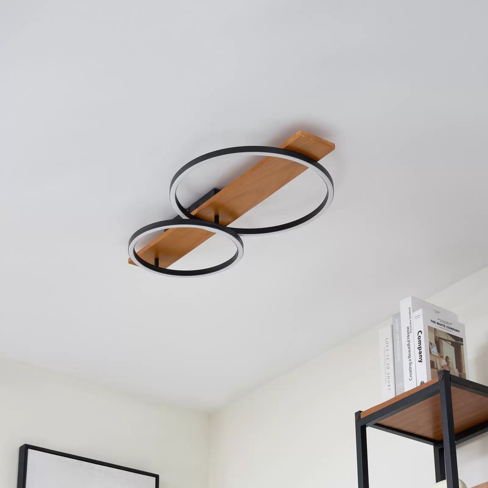 Lindby Plafonnier LED Galad, noir, bois, à 2 lampes, 75 cm
